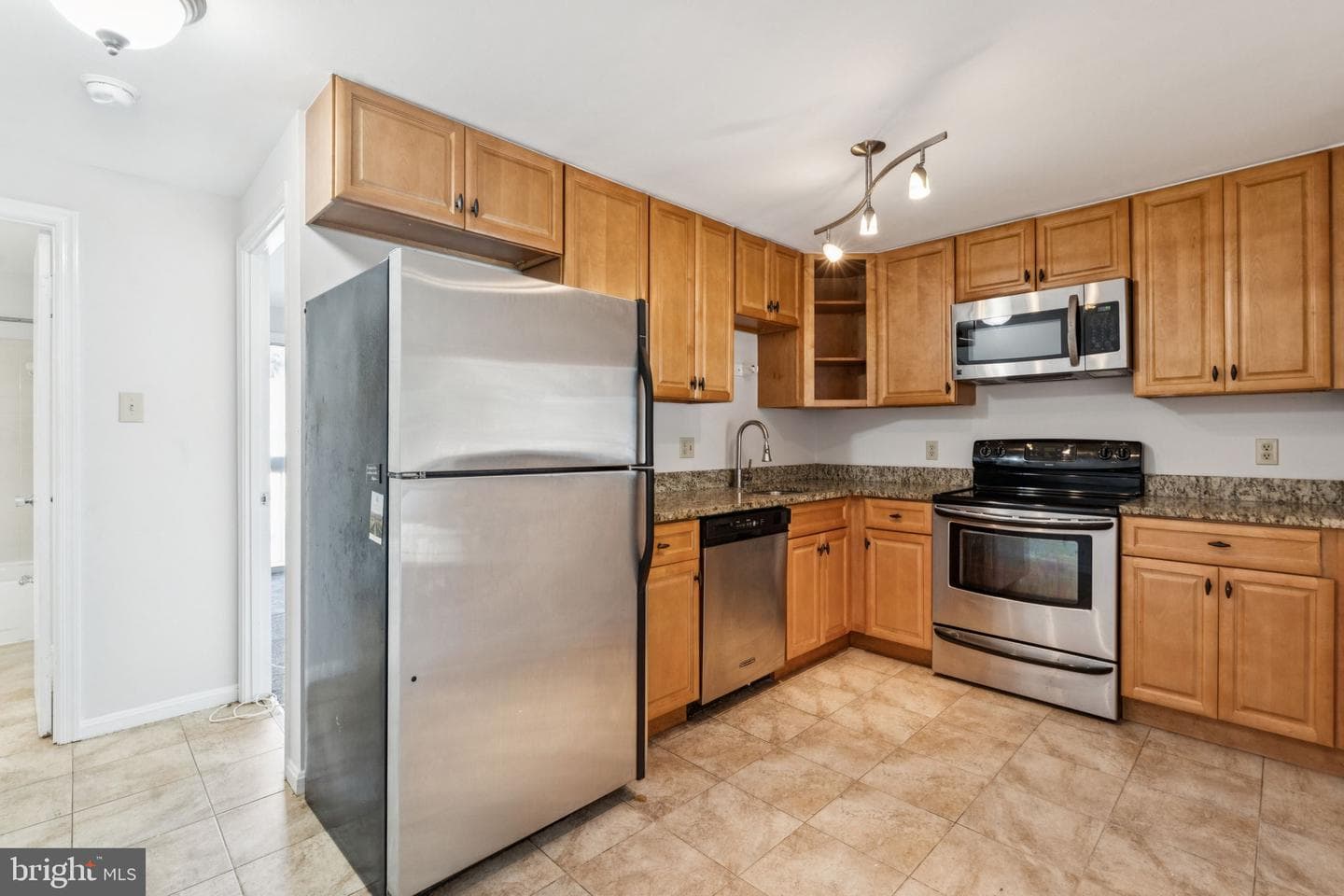 132 N Bedford Street #b photo 17