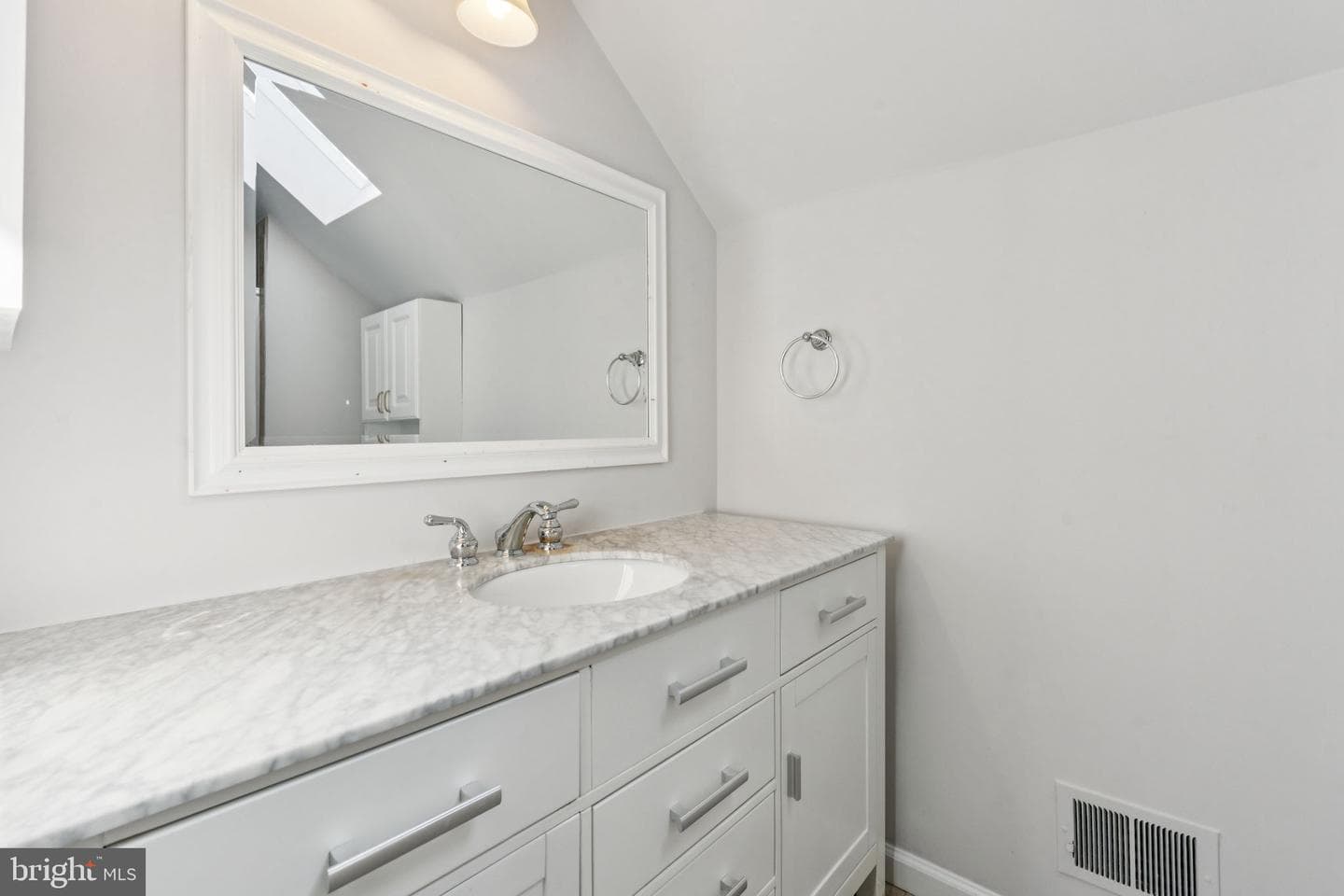 132 N Bedford Street #b photo 31