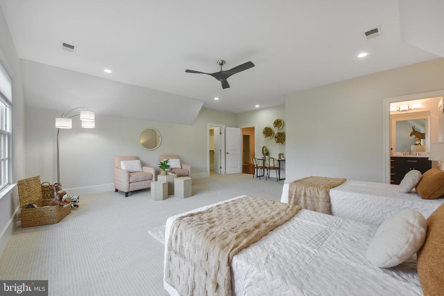 2311 N Albemarle Street photo 29