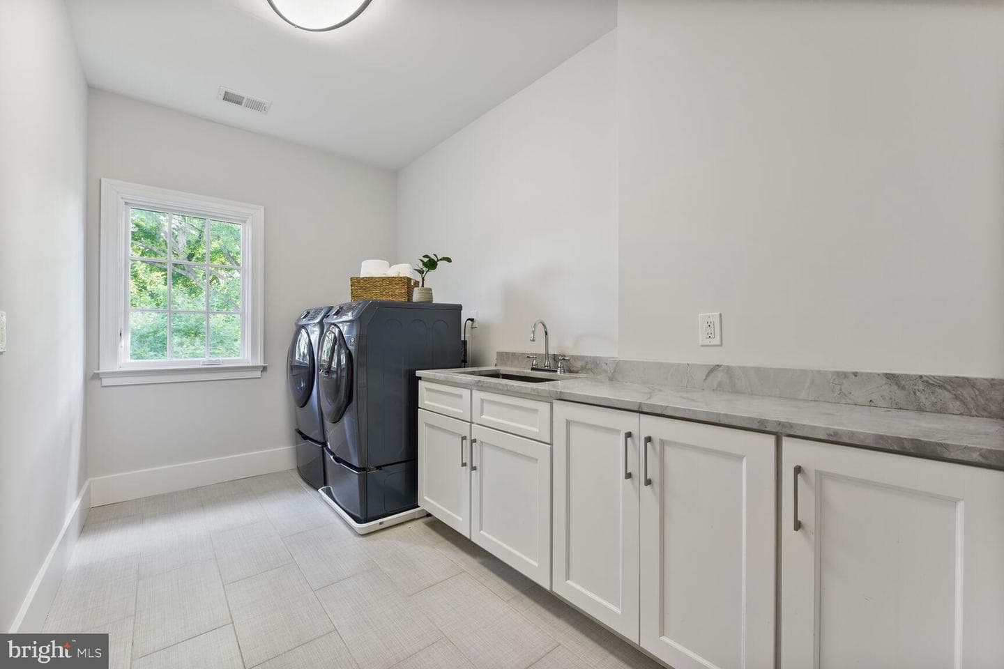2311 N Albemarle Street photo 35