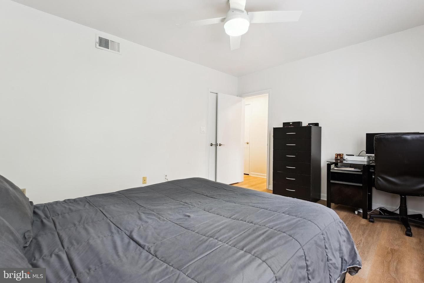 1728 Queens Lane #3-181 photo 16
