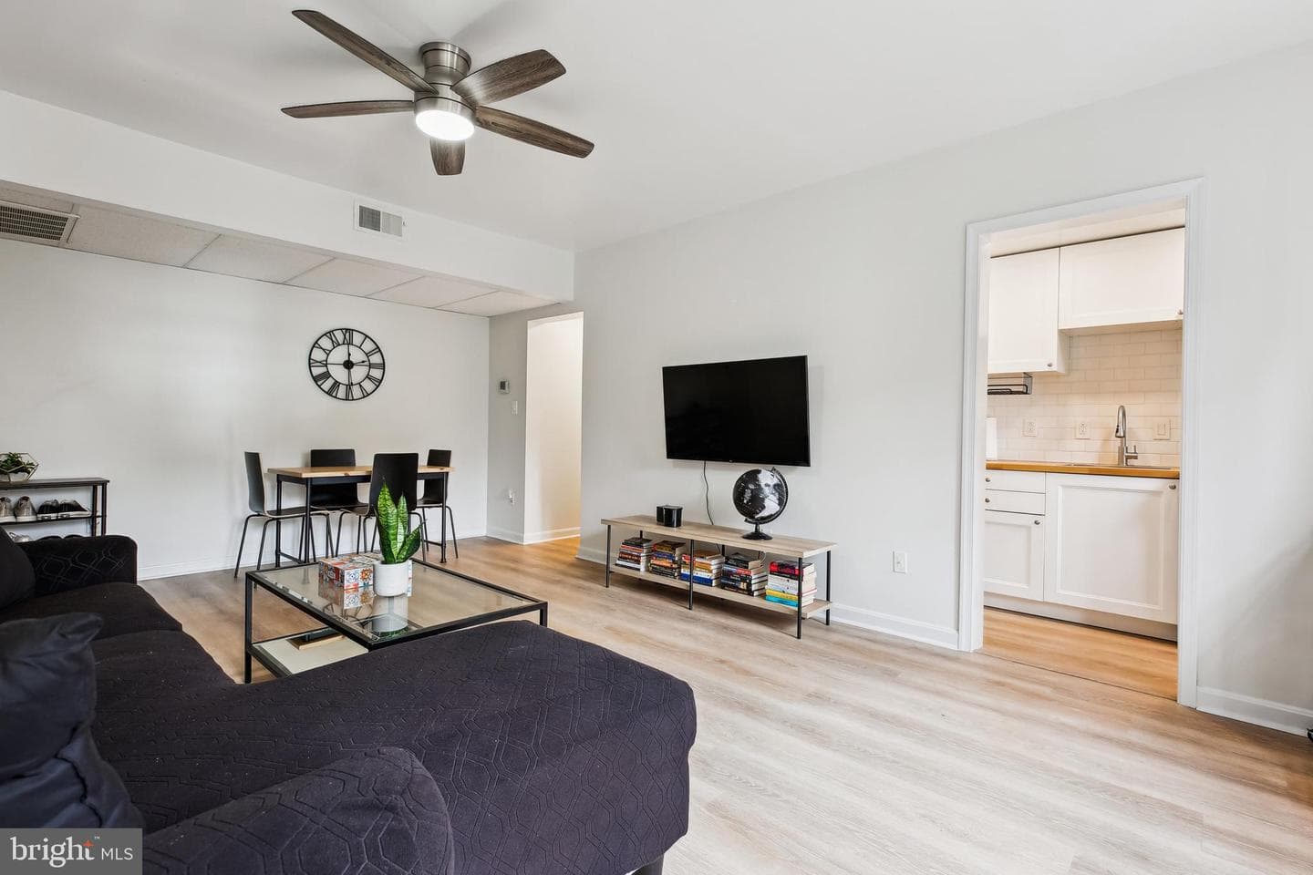 1728 Queens Lane #3-181 photo 9