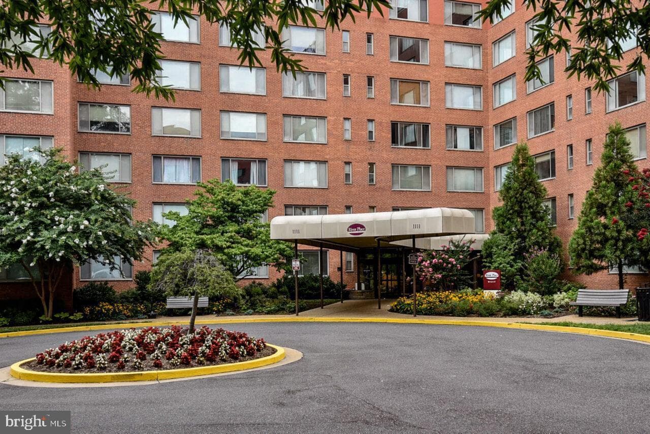 1111 Arlington Boulevard #501 photo 25
