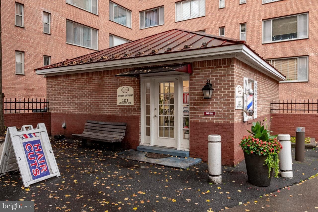 1111 Arlington Boulevard #501 photo 34
