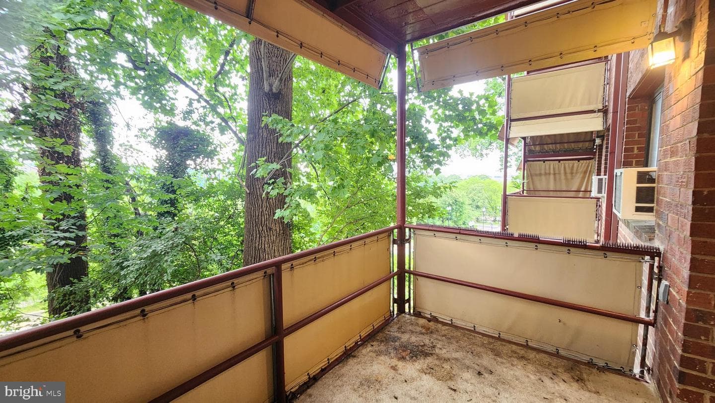 1575 N Colonial Terrace #204-Y photo 8