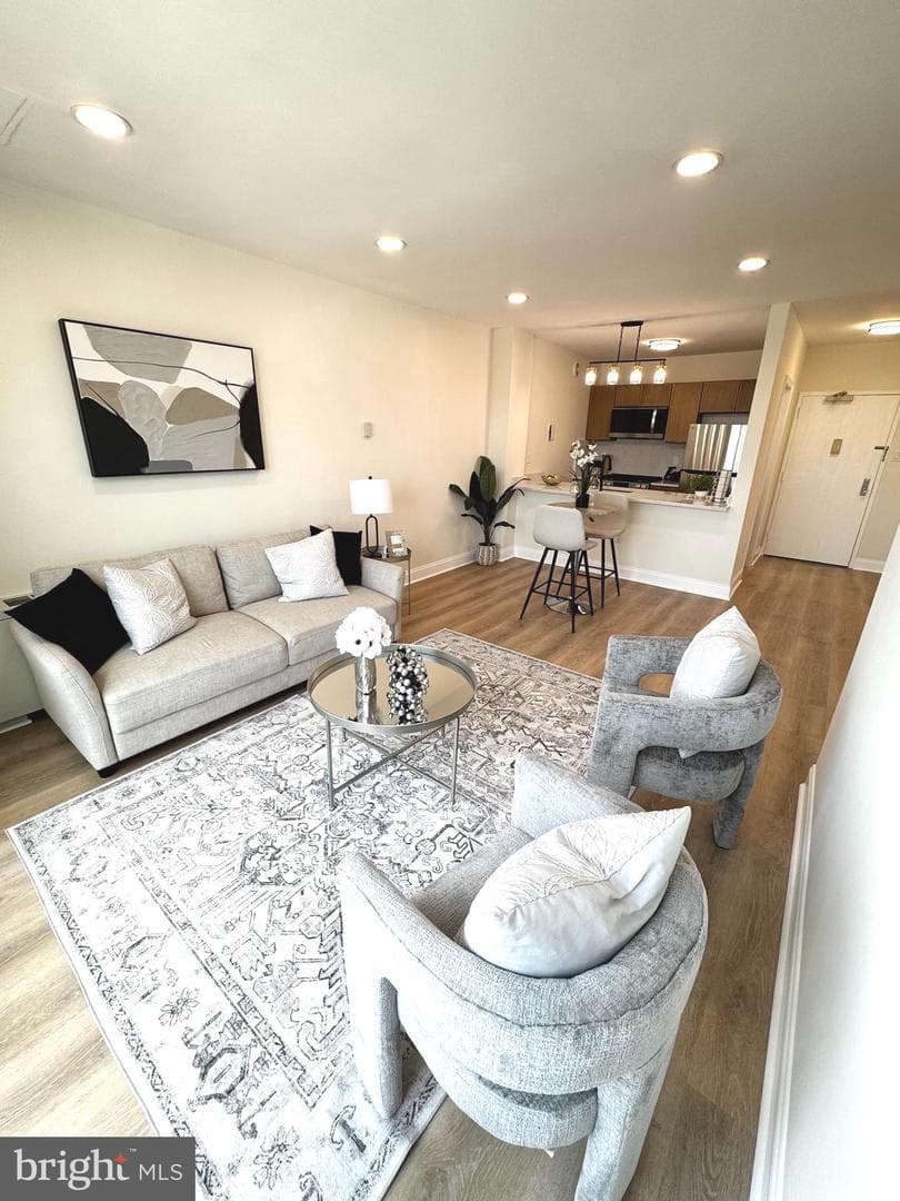 4141 N Henderson Road #1220 photo 3