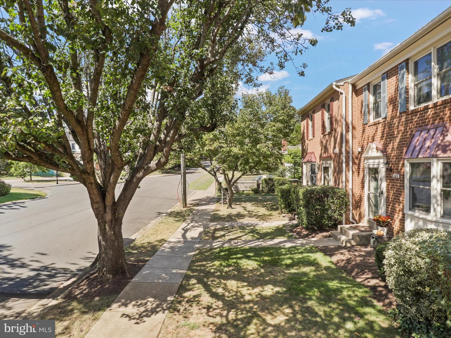 843 N Greenbrier Street photo 47