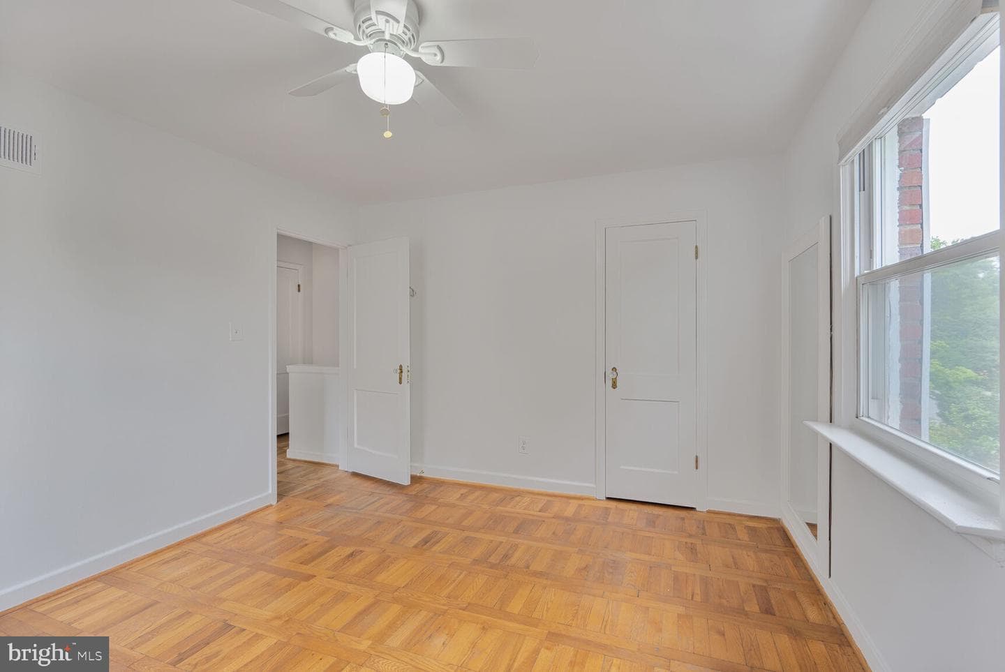 828 S Irving Street photo 17
