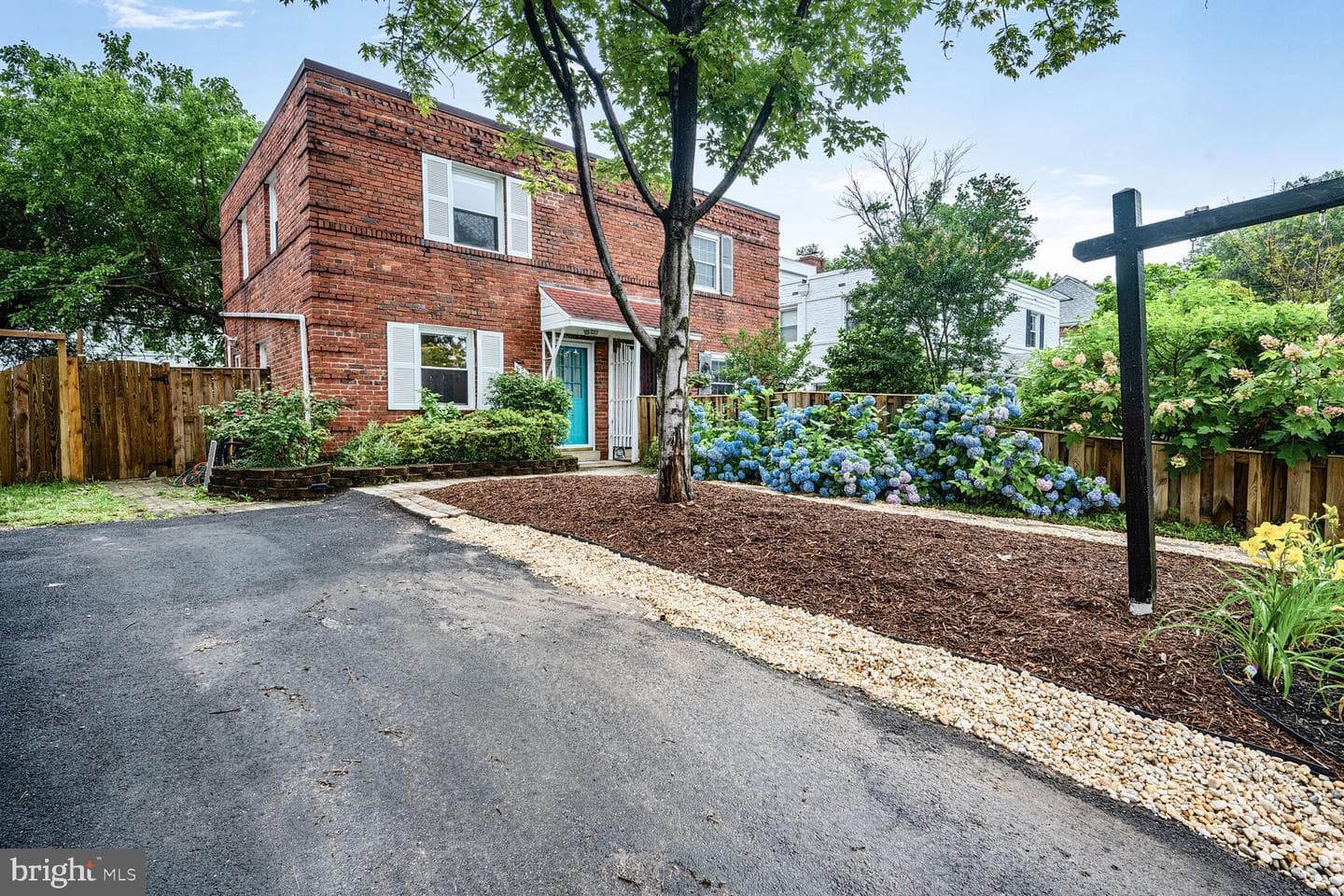 828 S Irving Street photo 3