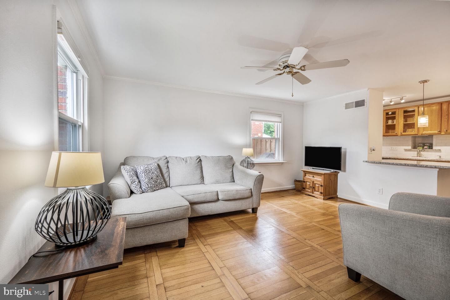 828 S Irving Street photo 4