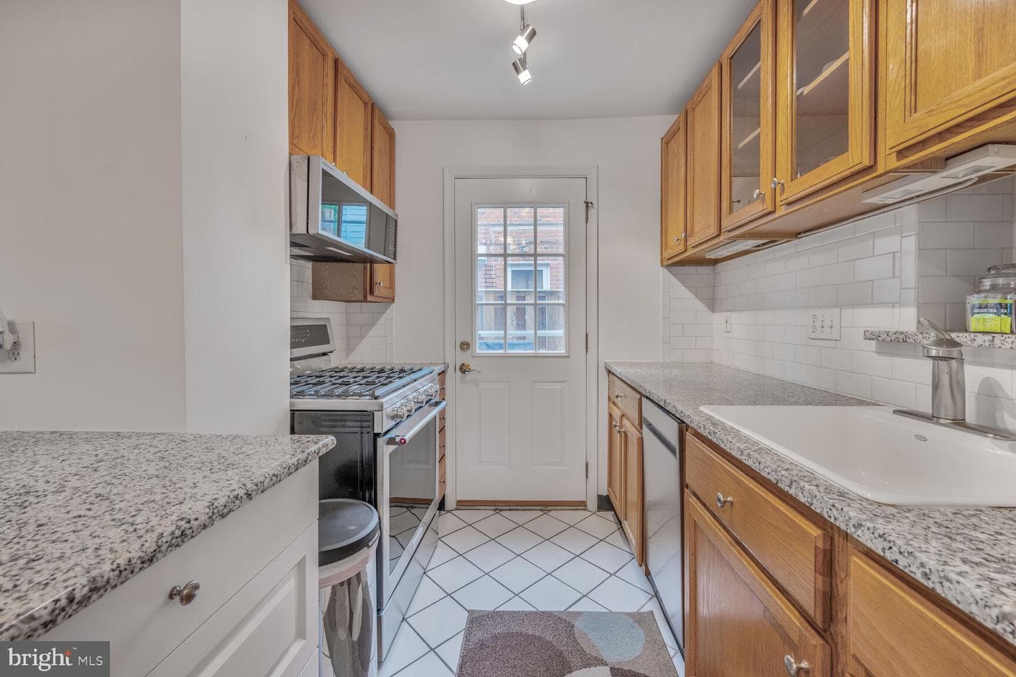 828 S Irving Street photo 9
