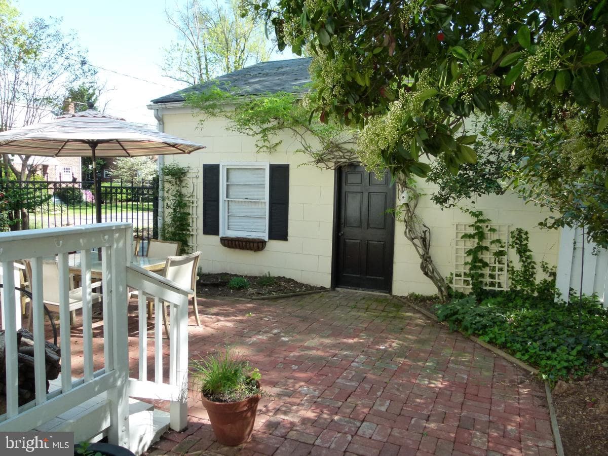 102 S Kensington St Street photo 18