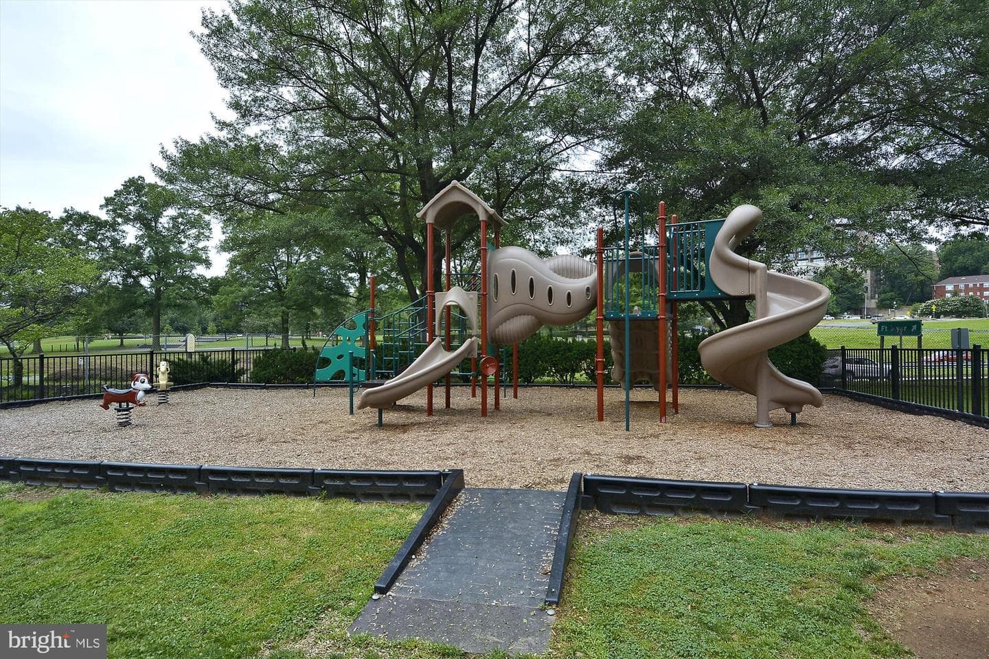 1121 Arlington Boulevard #724 photo 29