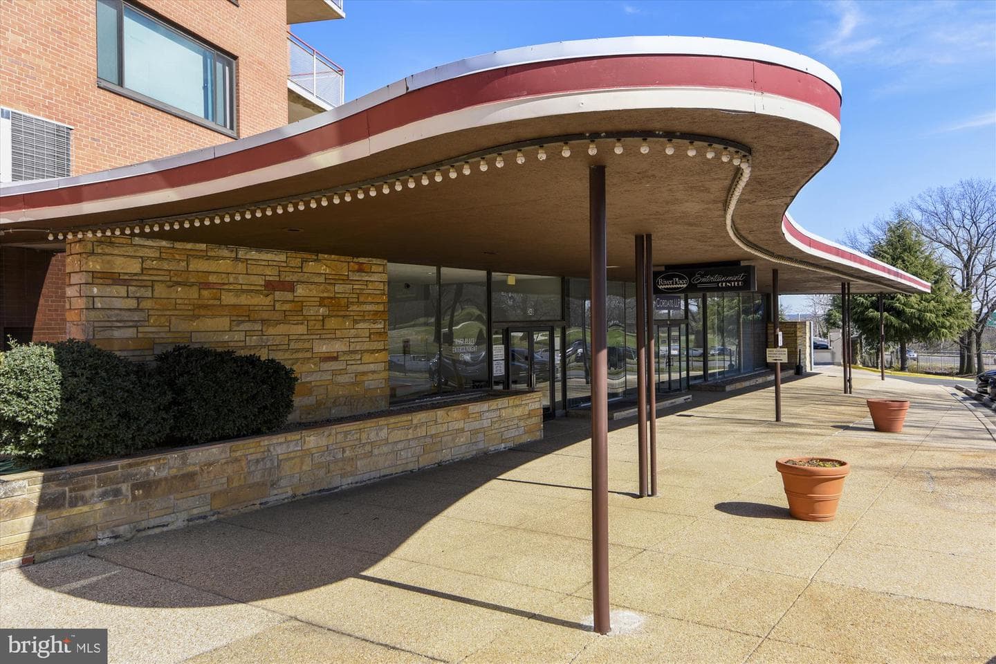 1121 Arlington Boulevard #724 photo 31
