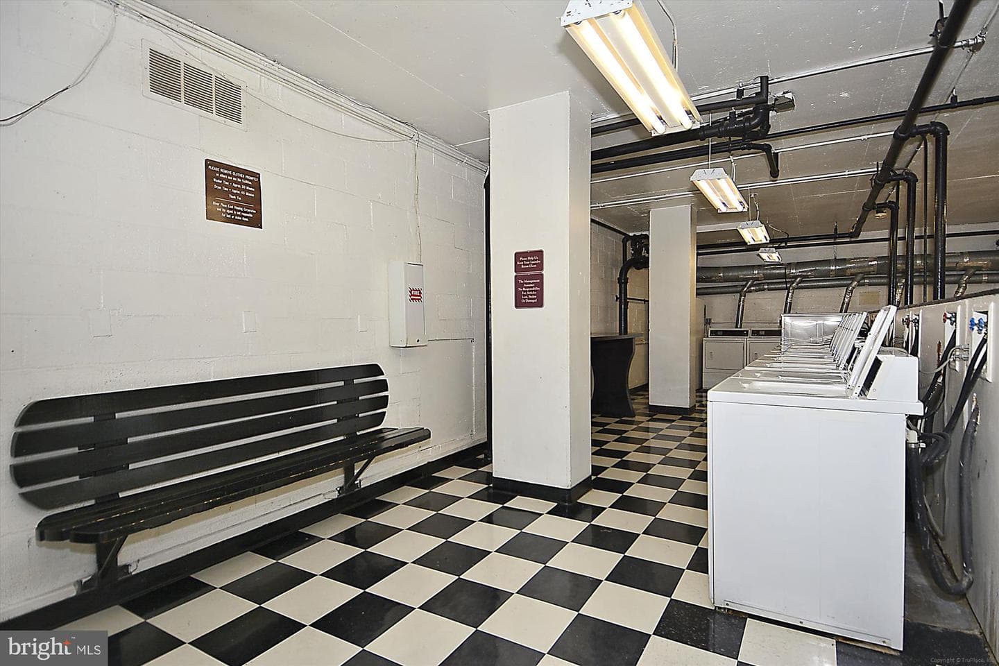 1121 Arlington Boulevard #724 photo 34