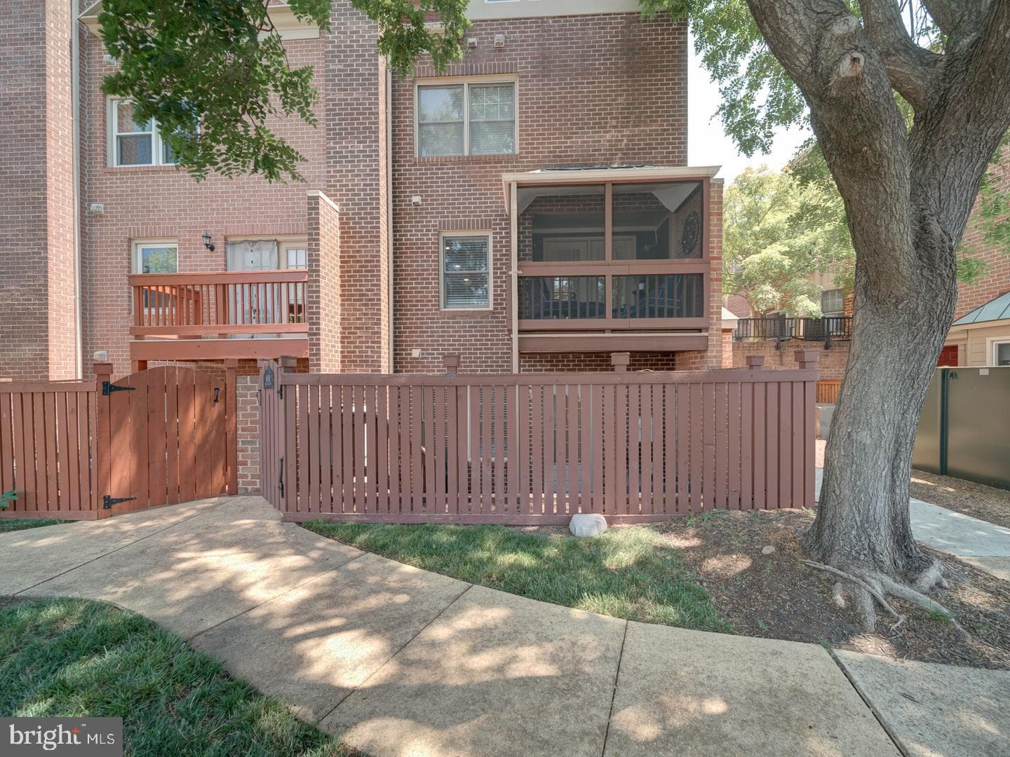 600 N Tazewell Street photo 37