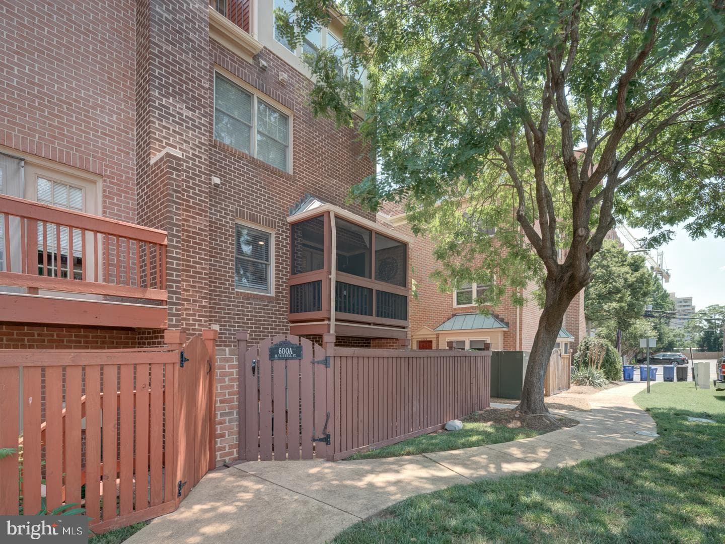 600 N Tazewell Street photo 38
