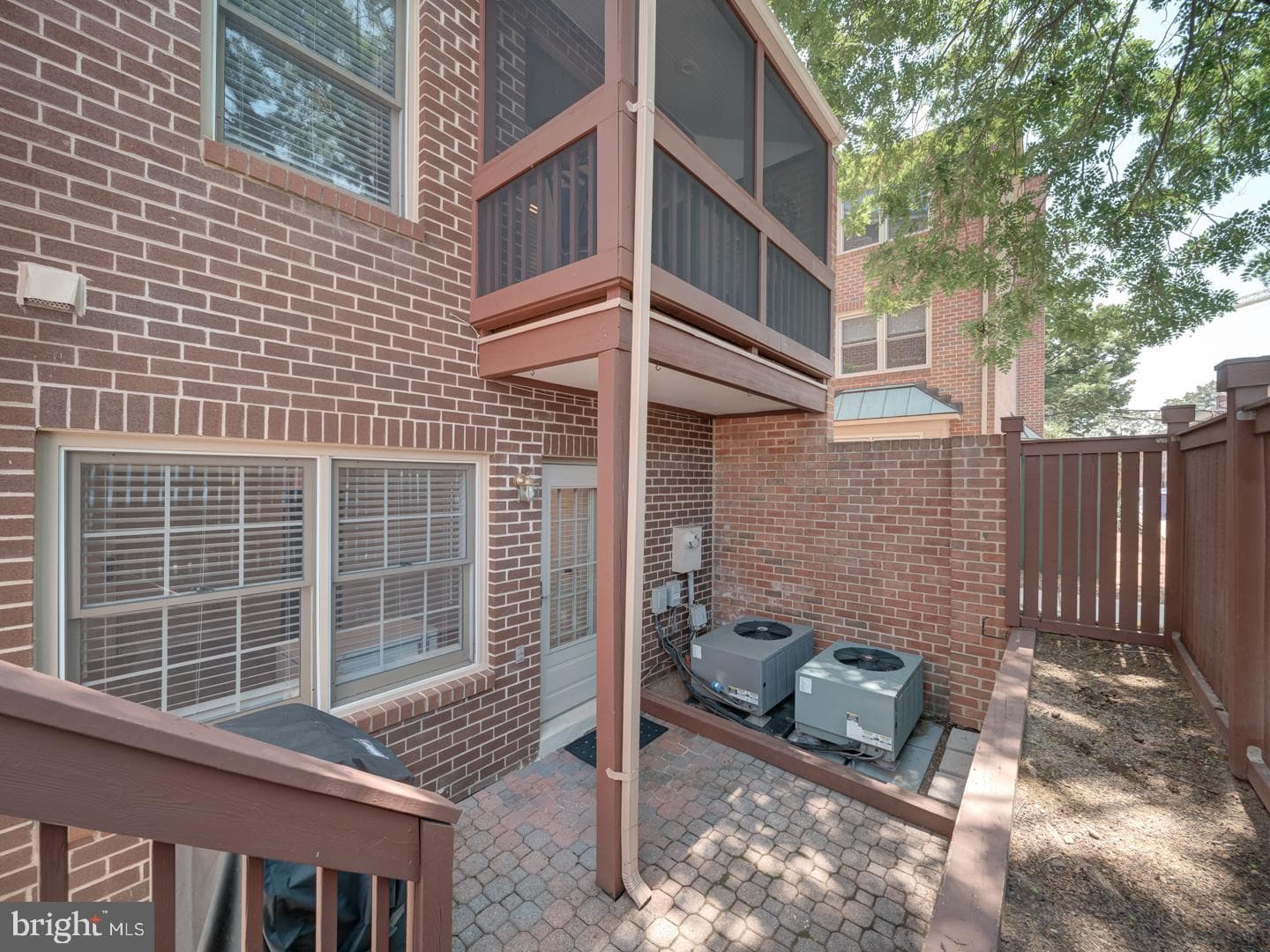 600 N Tazewell Street photo 40