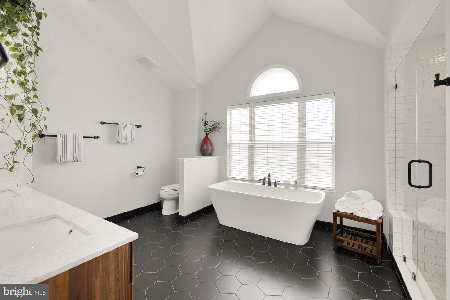 3034 S Glebe Road photo 25