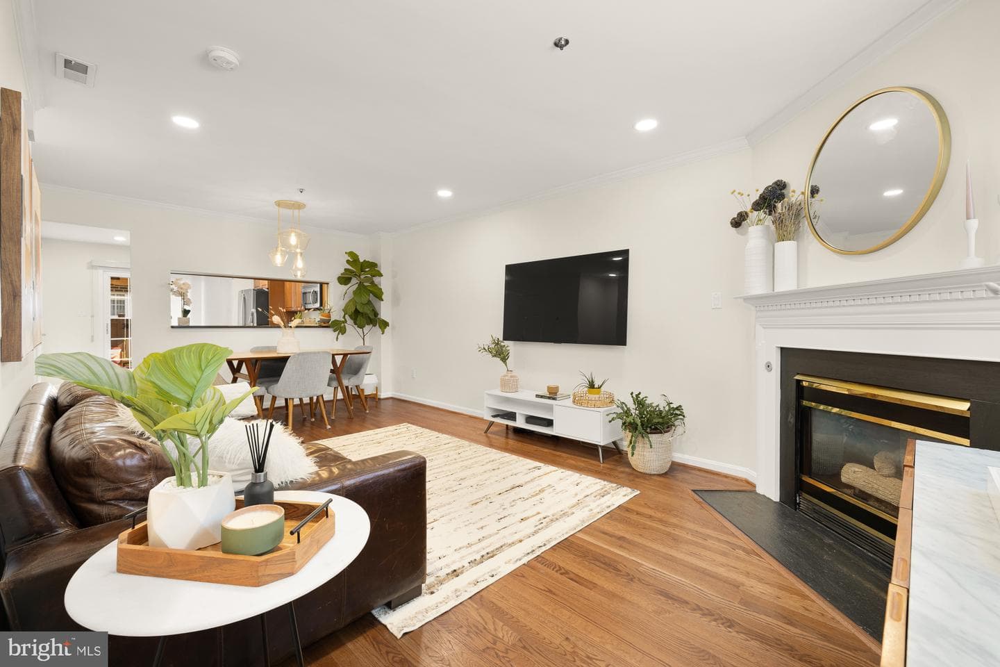 3034 S Glebe Road photo 4