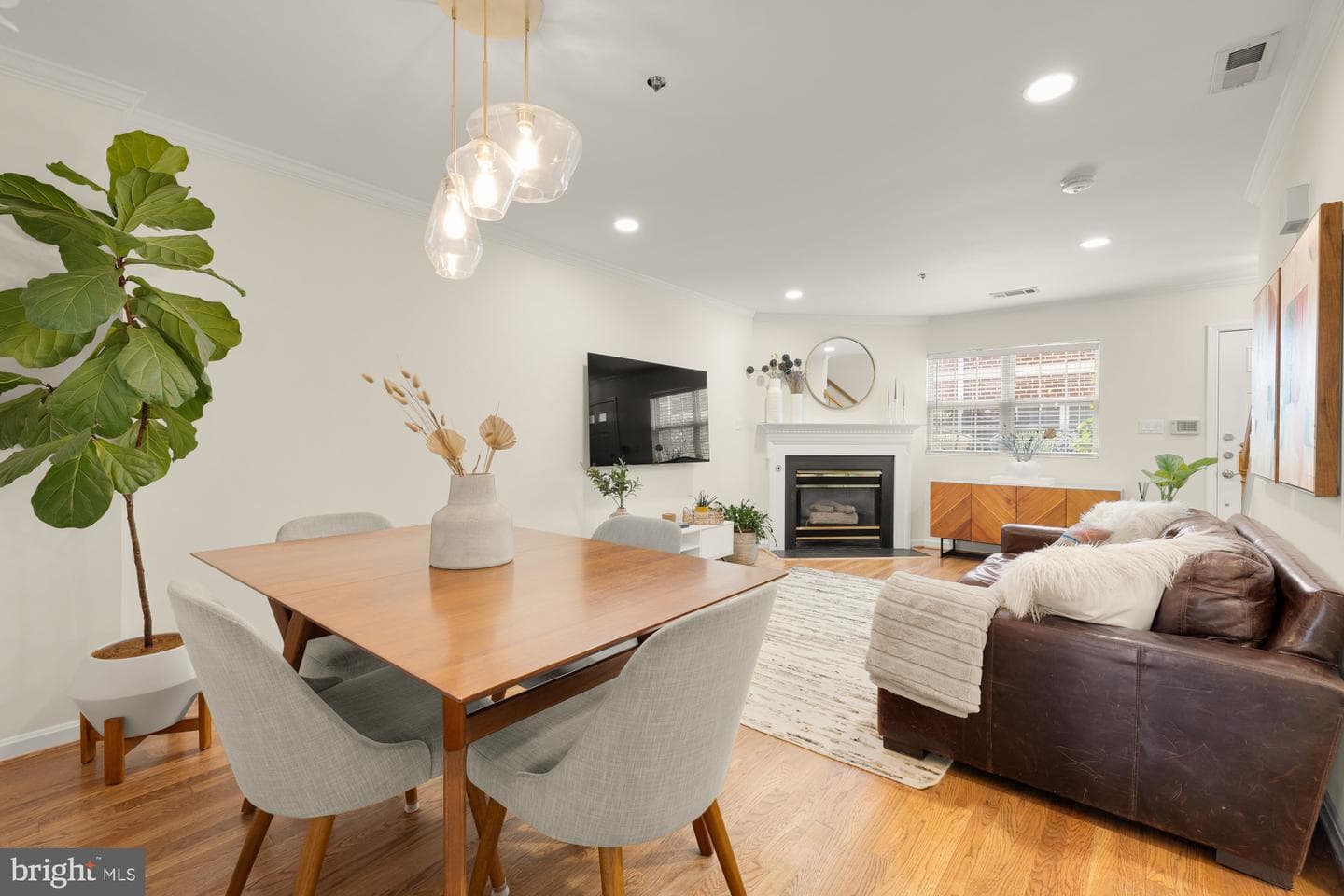 3034 S Glebe Road photo 8