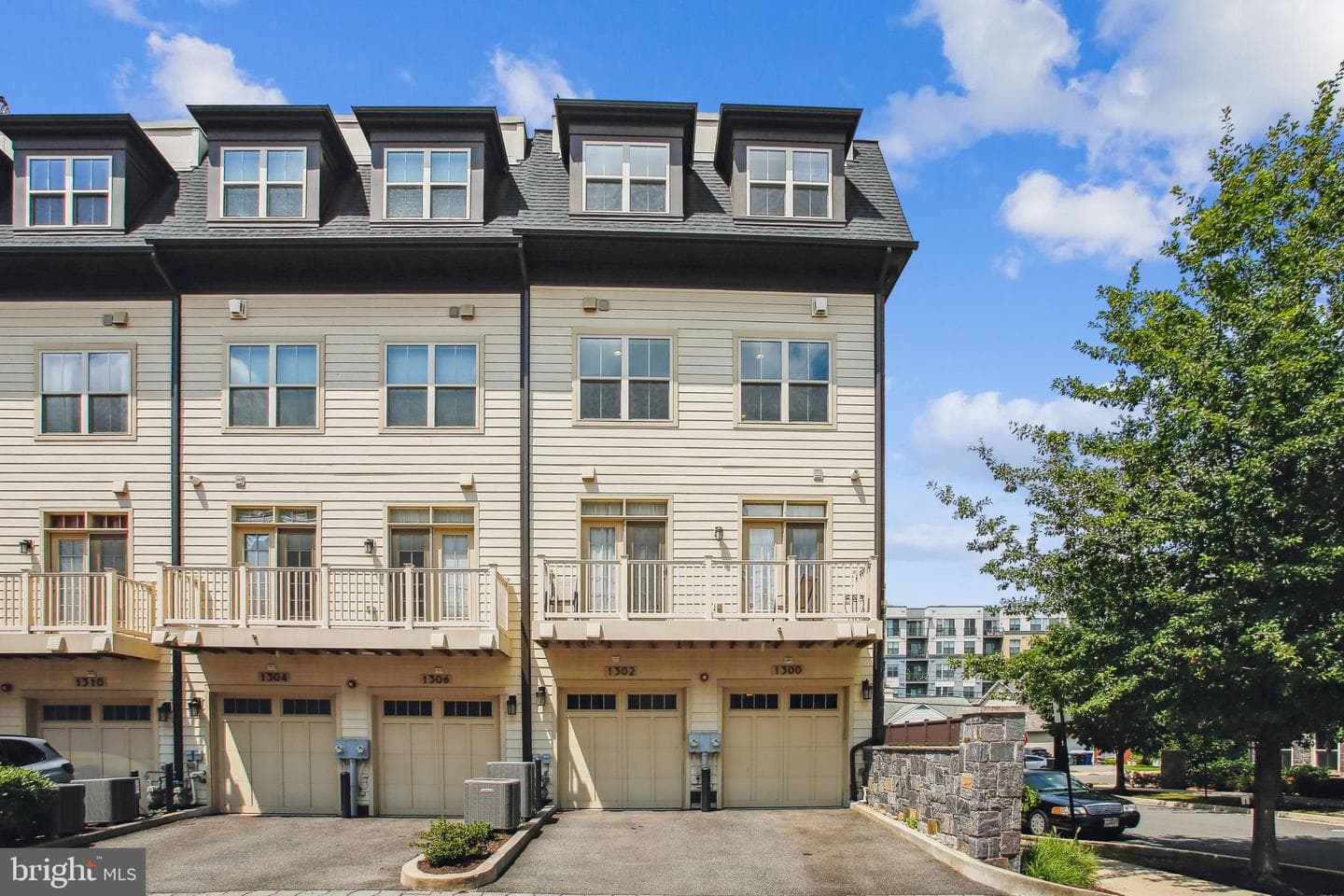 1302 S. Rolfe Street photo 50