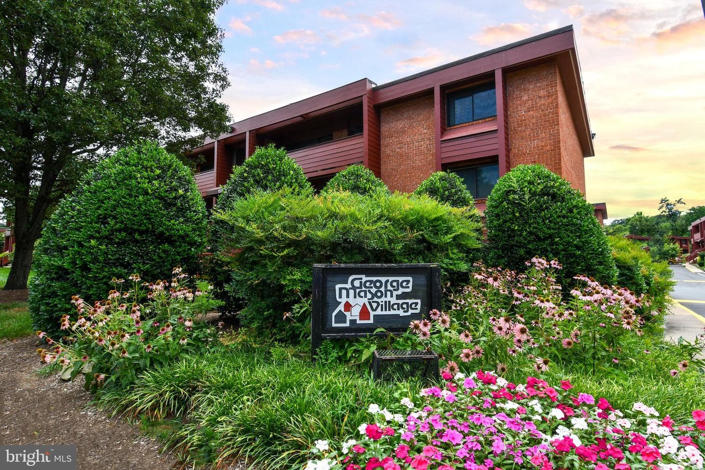 1519 S George Mason Drive #10 photo 26