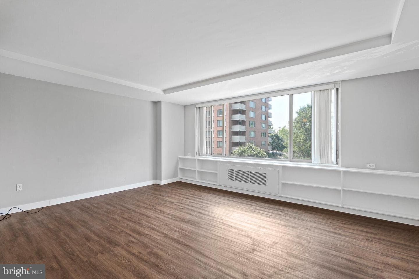 1121 Arlington Boulevard #342 photo 3