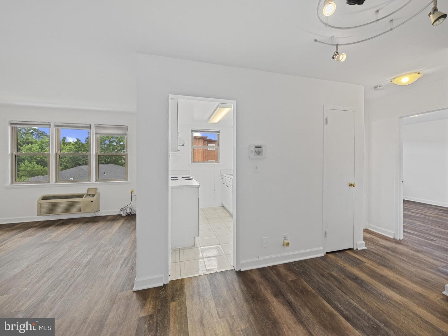 2030 N Woodrow Street #11 photo 22