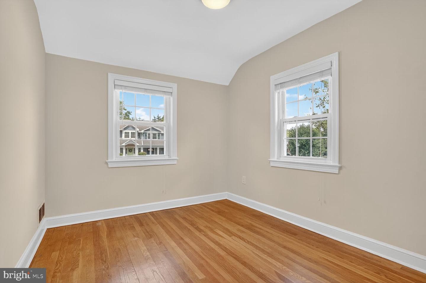 313 N Granada Street photo 20