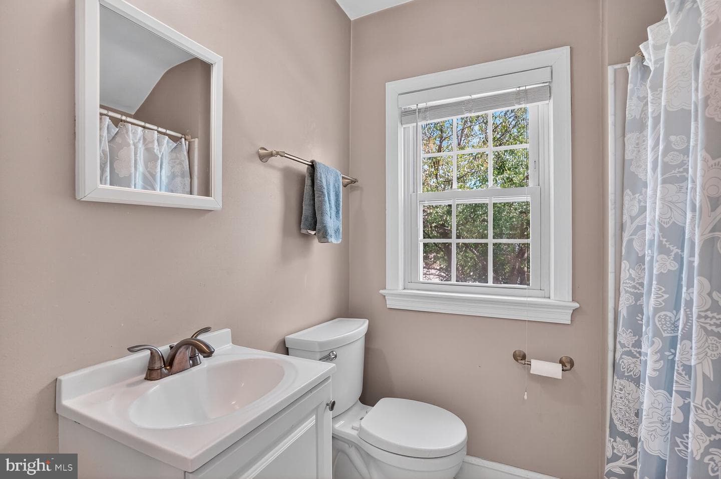 313 N Granada Street photo 22