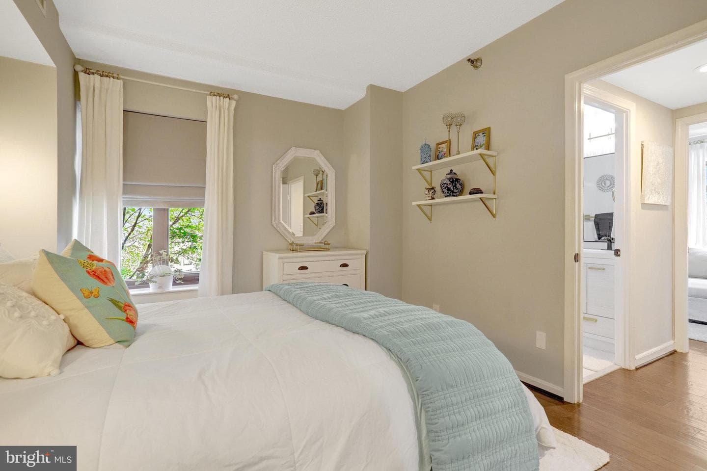 2400 Clarendon Boulevard #105 photo 7