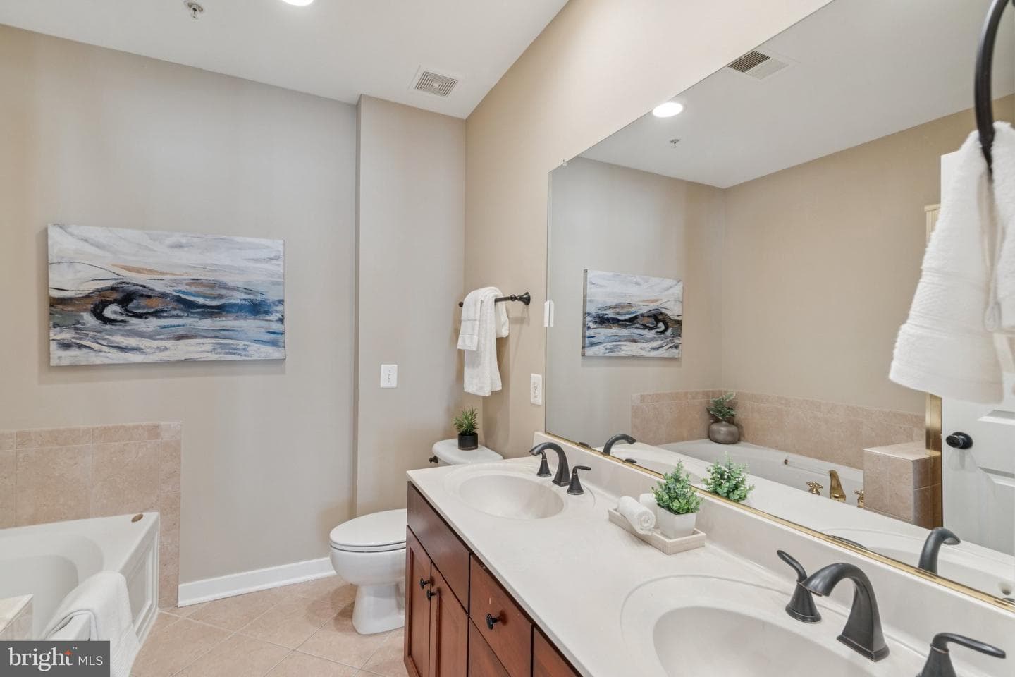 1304 N Danville Street photo 13