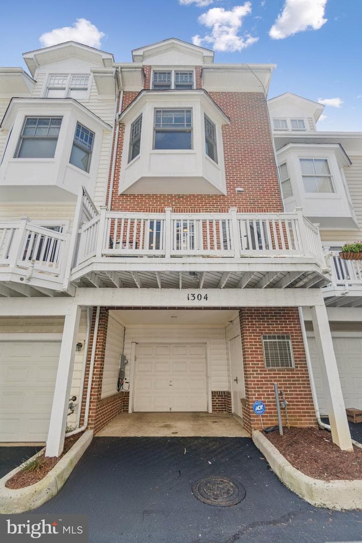 1304 N Danville Street photo 24