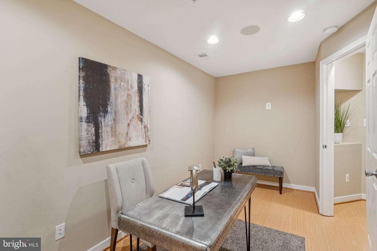 1304 N Danville Street photo 9