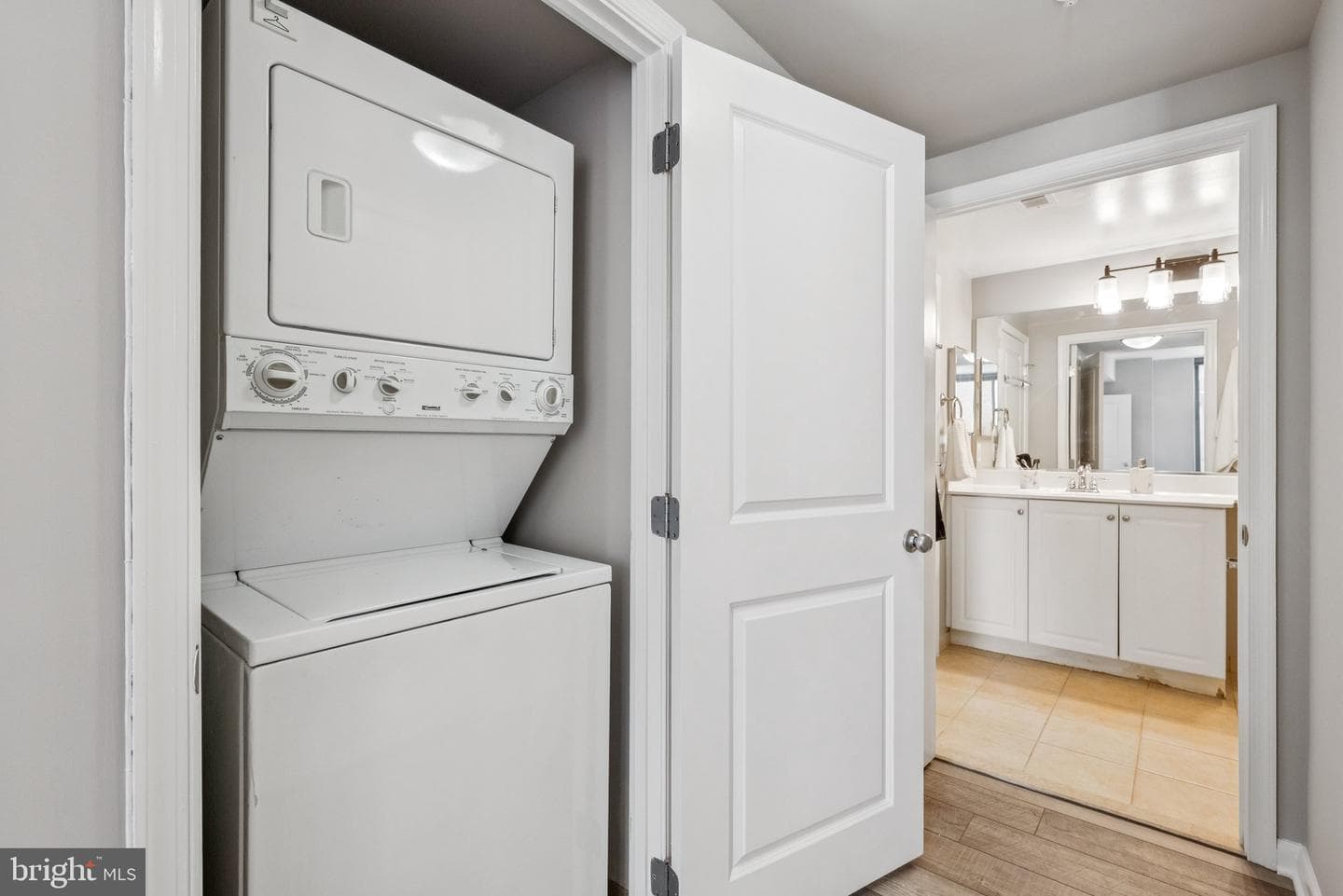851 N Glebe Road #415 photo 23