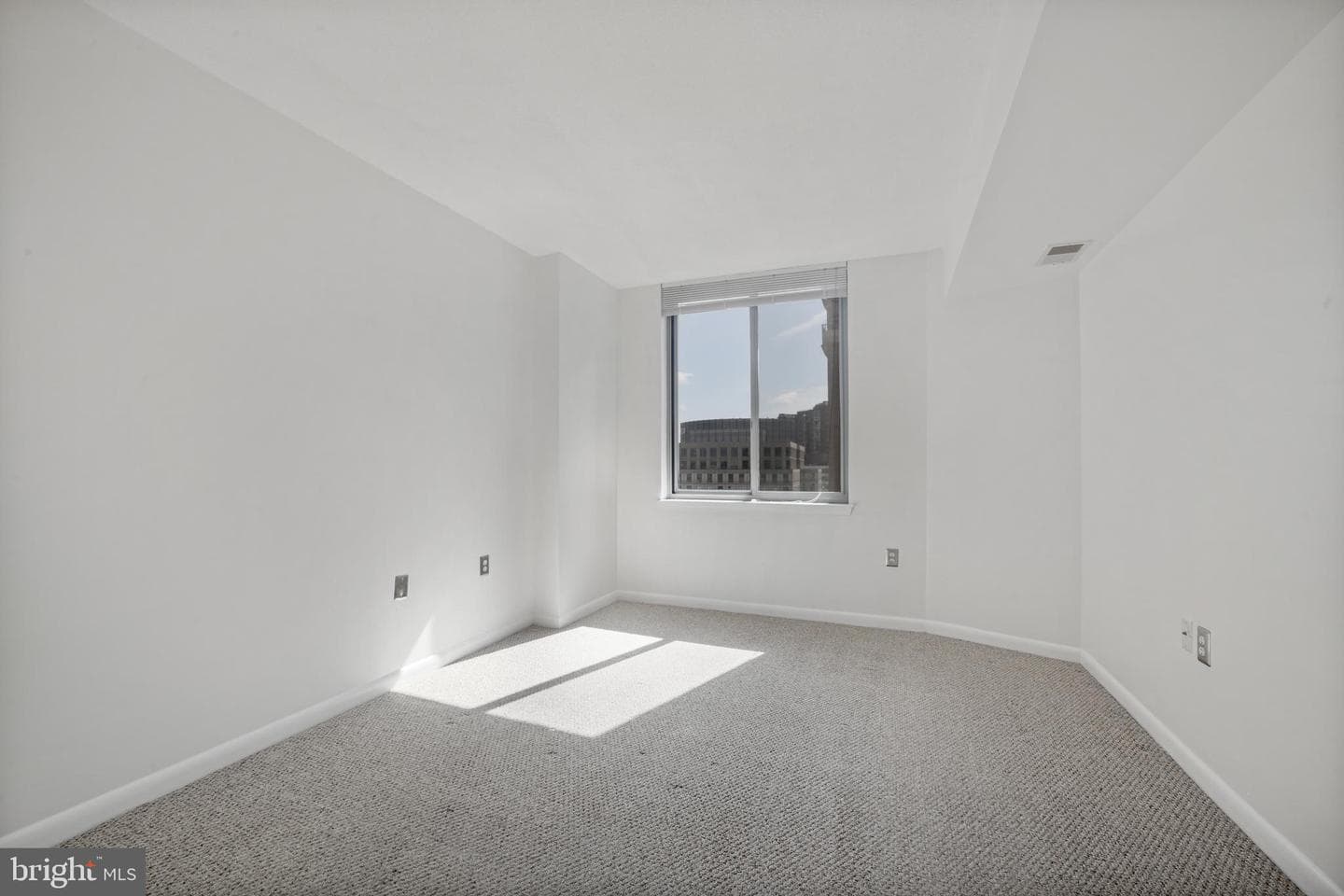 851 N Glebe Road #1608 photo 10