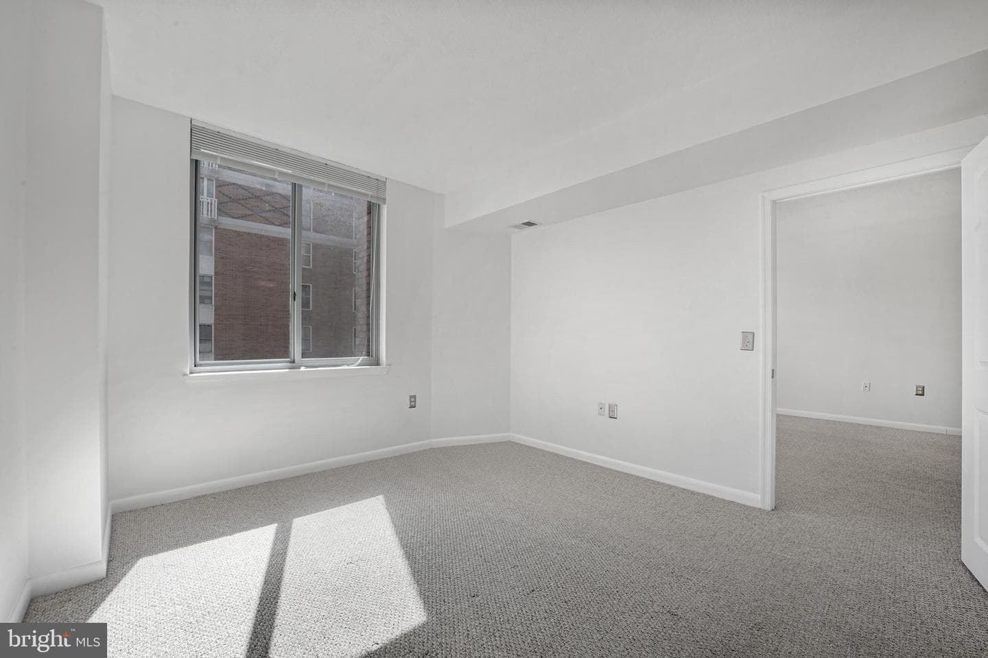 851 N Glebe Road #1608 photo 13