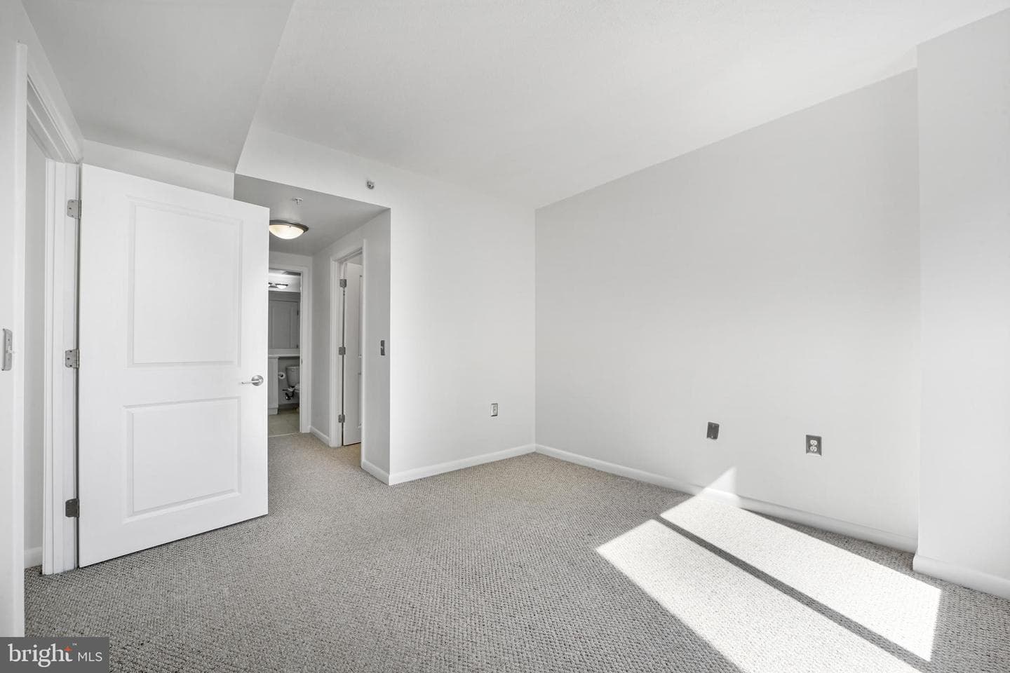 851 N Glebe Road #1608 photo 14