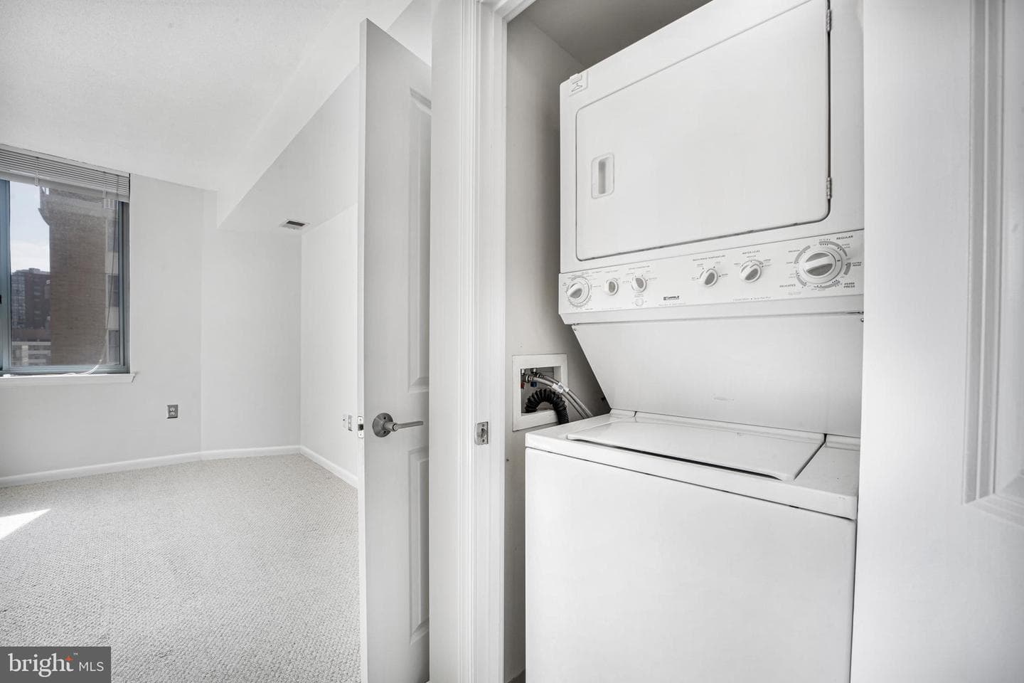 851 N Glebe Road #1608 photo 15