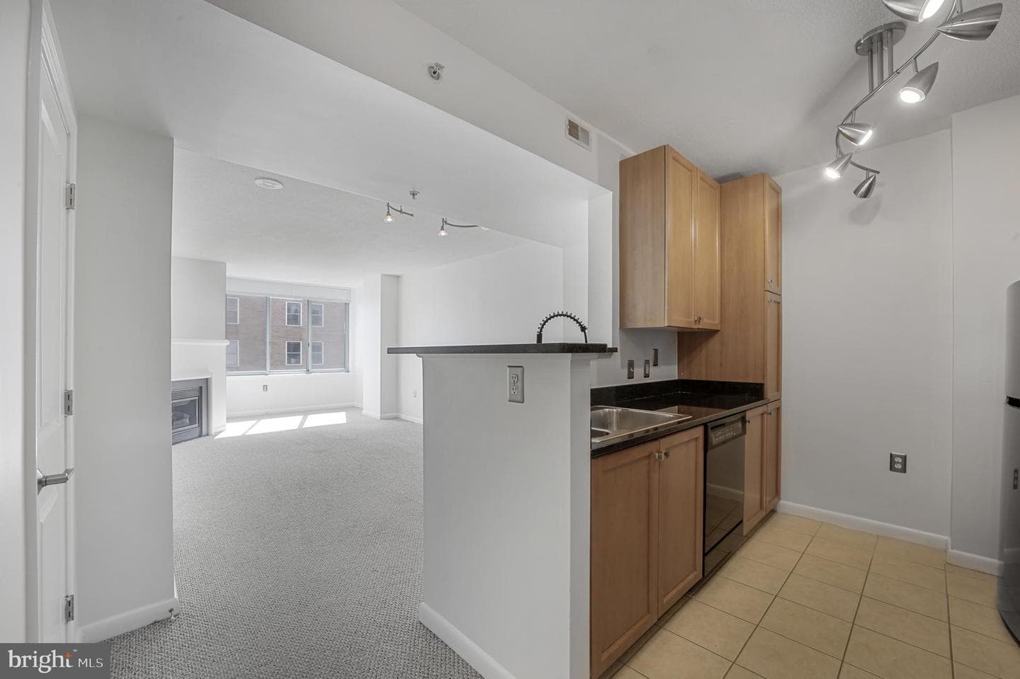851 N Glebe Road #1608 photo 2