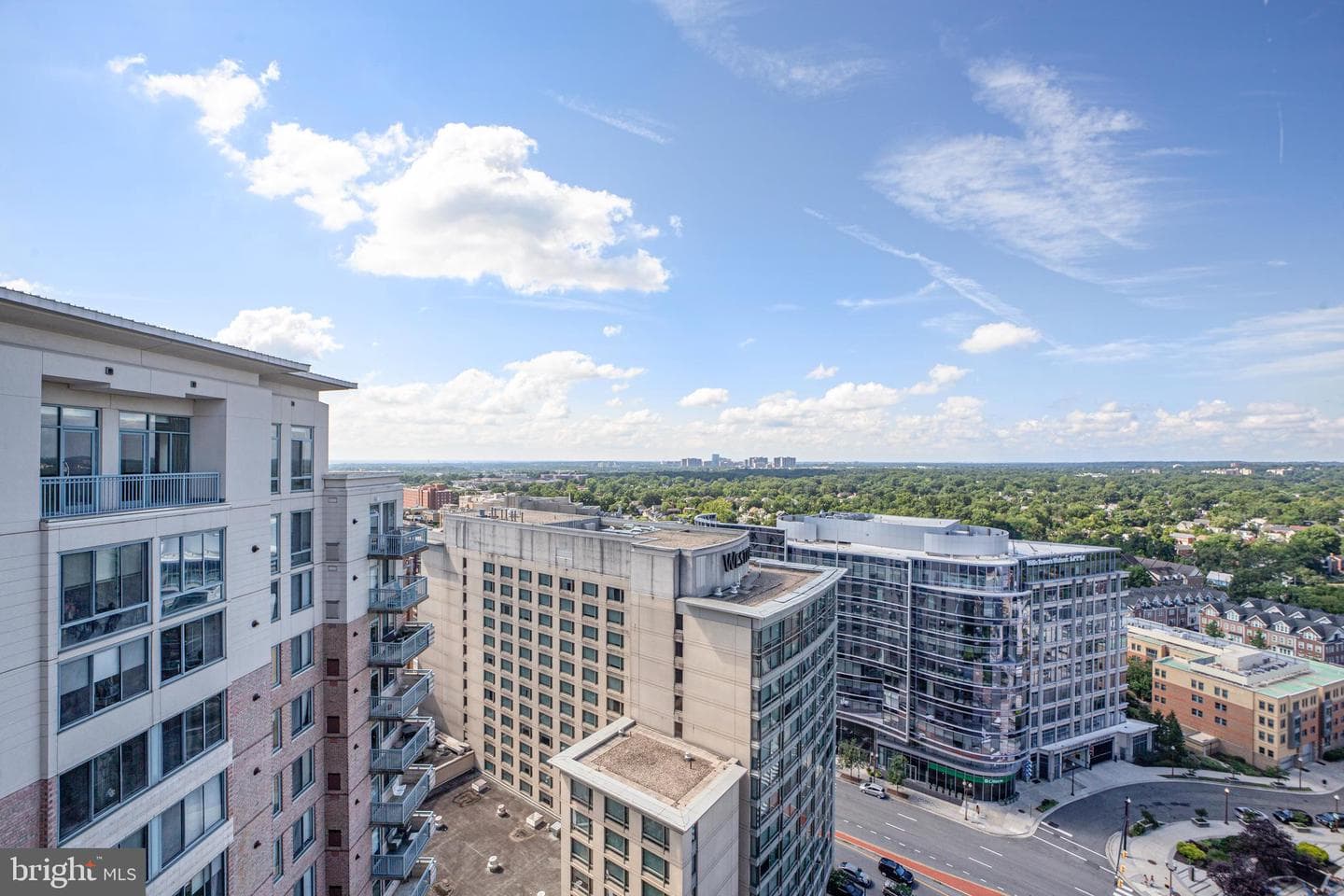 851 N Glebe Road #1608 photo 21