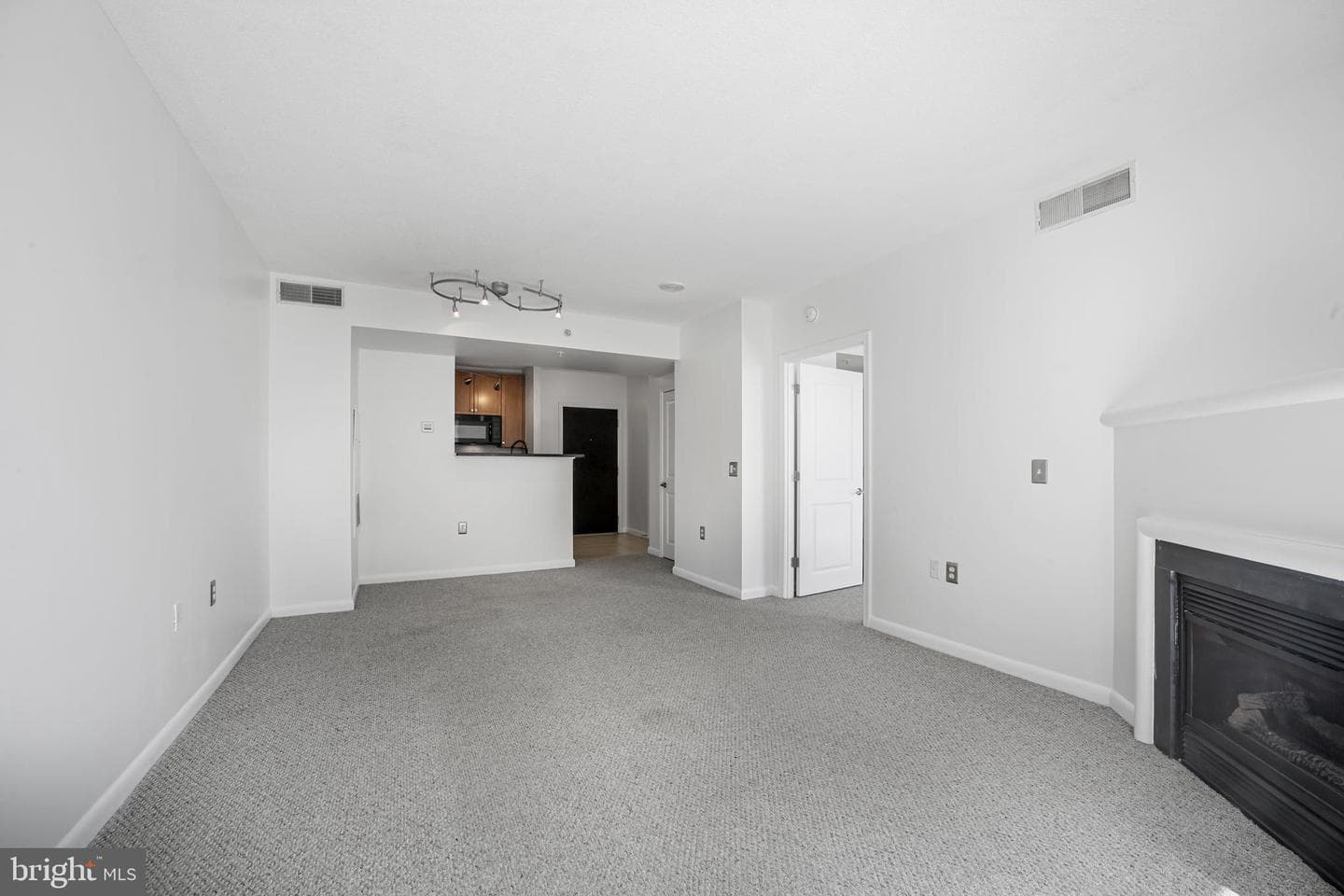 851 N Glebe Road #1608 photo 6