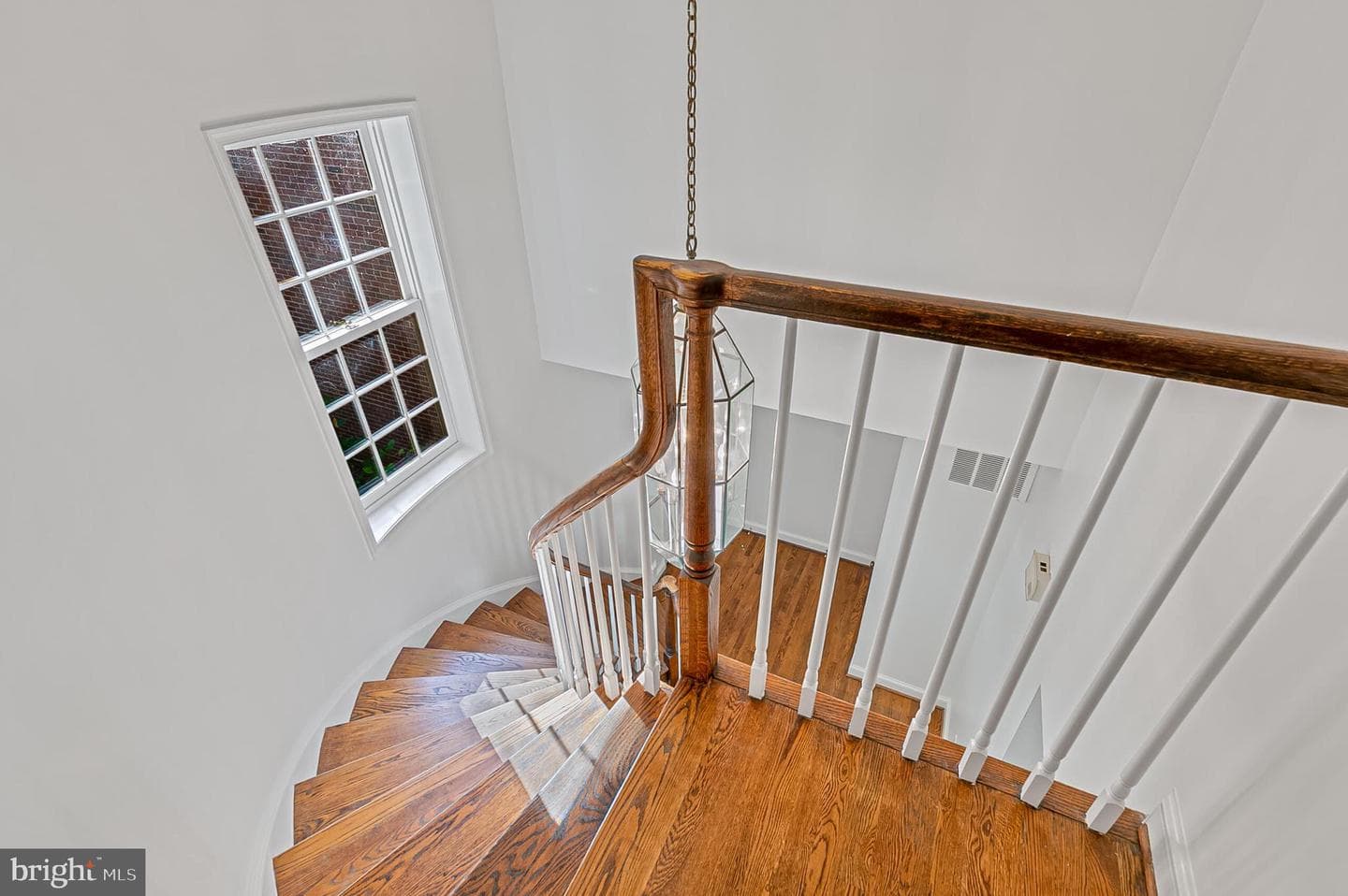 2424 S Queen Street photo 24