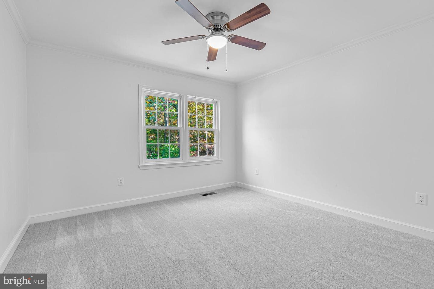 2424 S Queen Street photo 32