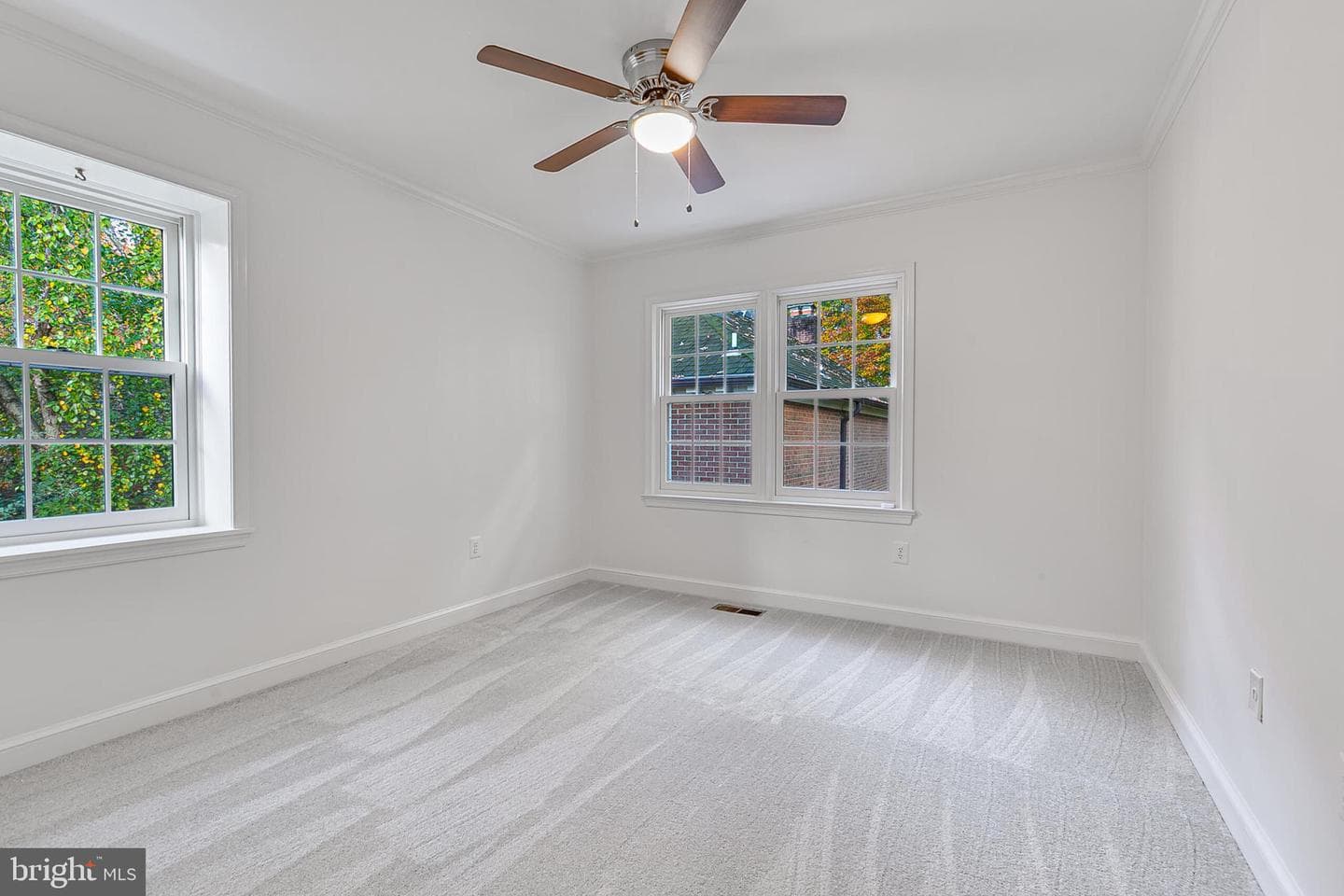 2424 S Queen Street photo 34