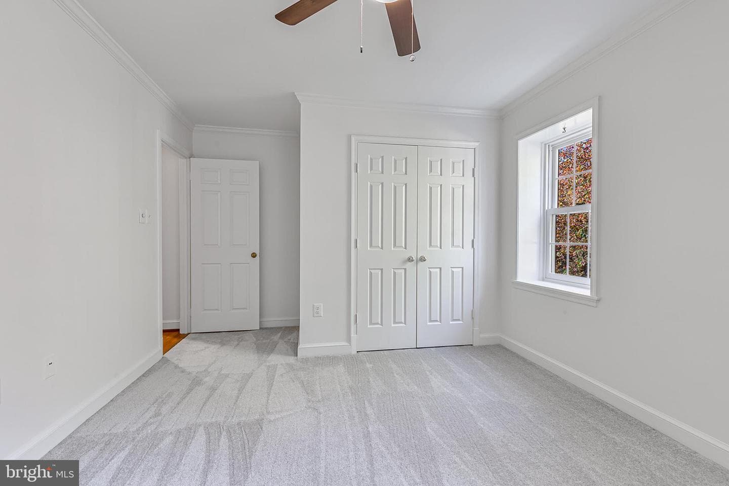 2424 S Queen Street photo 35