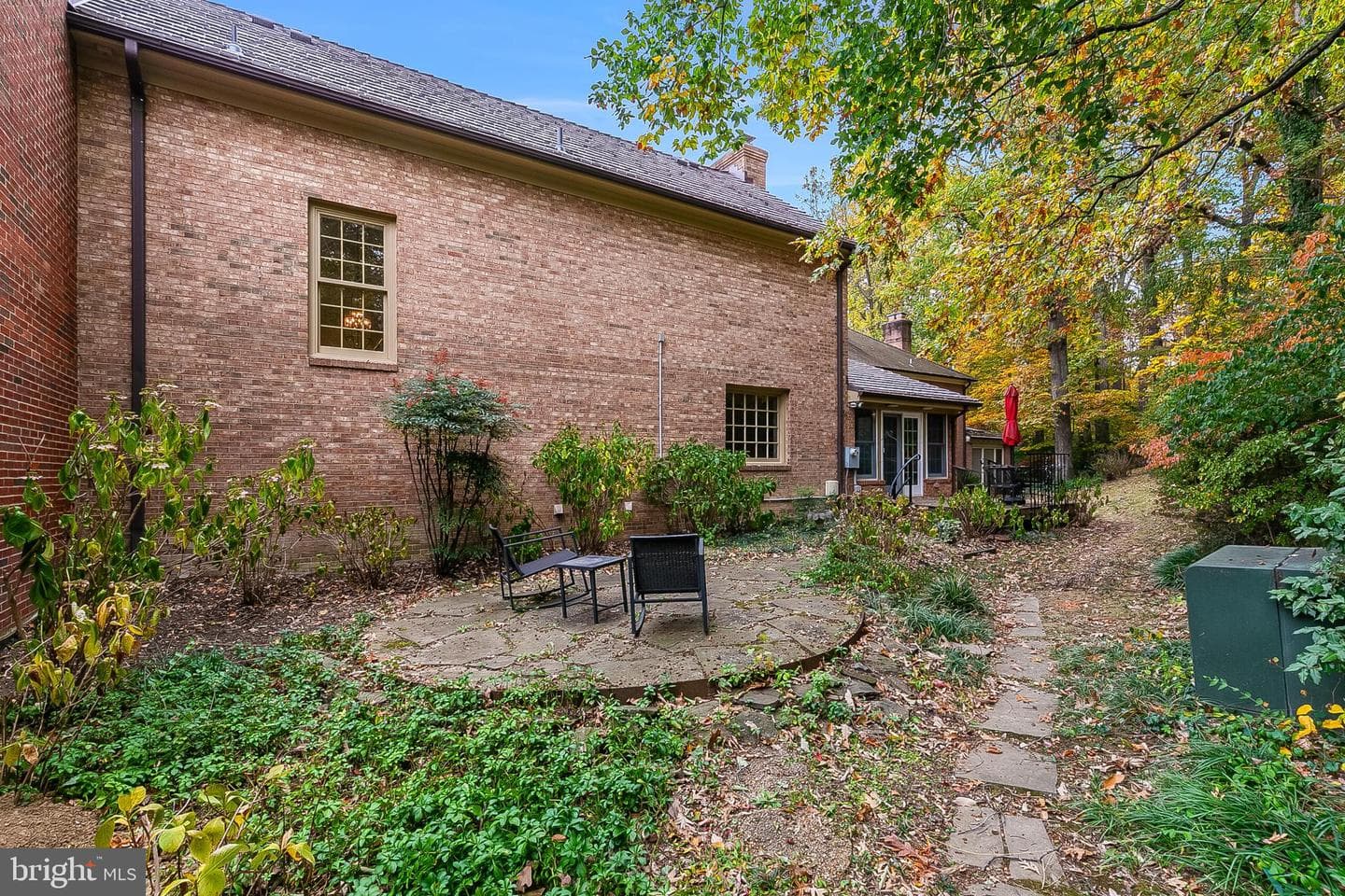 2424 S Queen Street photo 52