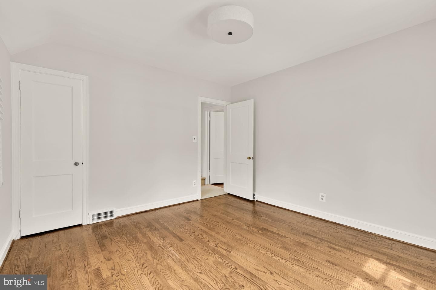 4320 Lorcom Lane photo 38
