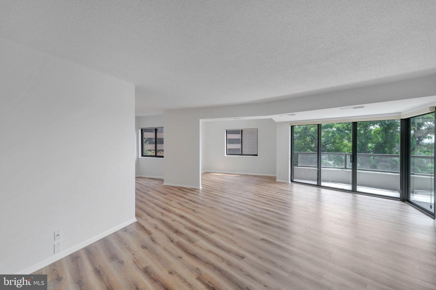 1600 N Oak Street #212 photo 17